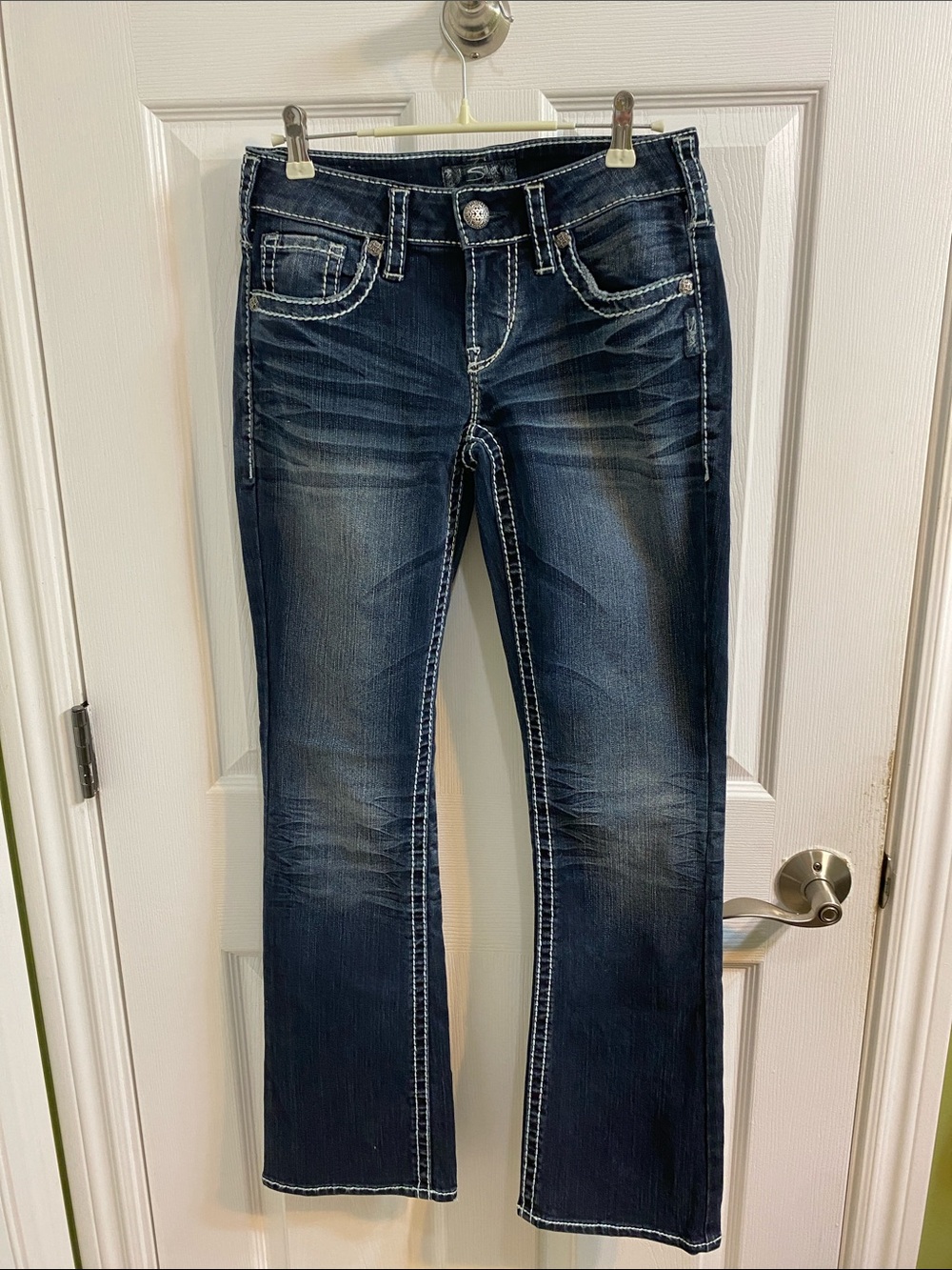 Silver Jeans Aiko Bootcut Dark Wash Denim Thick Stitching 26 31 Intricate Button
